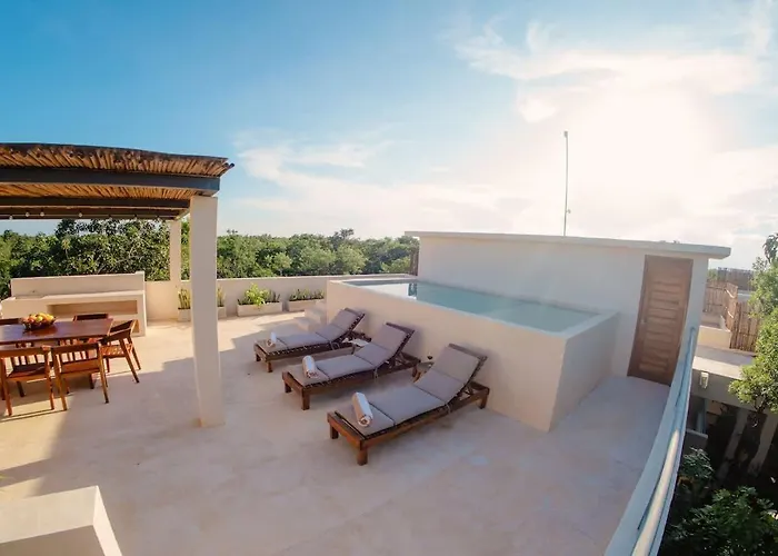 Exclusive 3br Sky Penthouse With Private Rooftop Pool Holiday home *